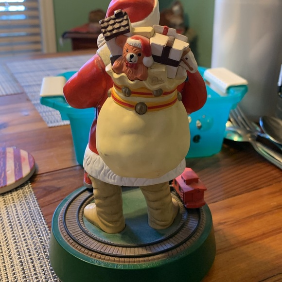 8" Vintage Coca Cola Santa Claus Choo Choo Train Bank - Picture 3 of 4